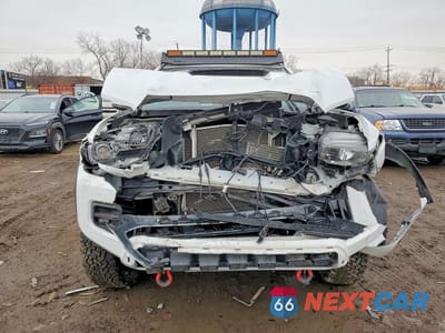 Piąte zdjęcie samochodu w środku: 2019 TOYOTA TACOMA TRD PRO VIN:5TFCZ5AN9KX209466 - miniatura