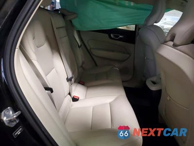 Zdjęcie 11 z 13 samochodu: 2019 VOLVO XC60 T6 MOMENTUM VIN:LYVA22RK2KB238338 - miniatura
