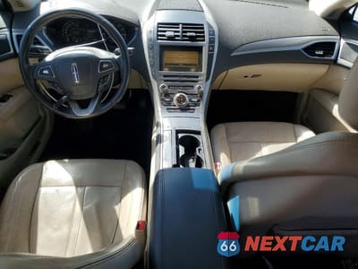 Zdjęcie 8 z 12 samochodu: 2017 LINCOLN MKZ RESERVE VIN:3LN6L5EC7HR618683 - miniatura