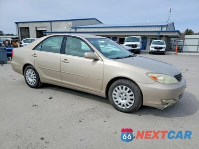 Czwarte zdjęcie samochodu z boku: 2004 TOYOTA CAMRY XLE VIN:4T1BE30K04U832347 - miniatura