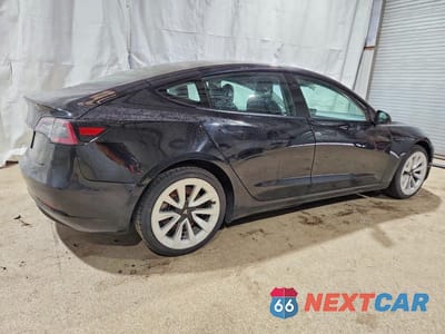Trzecie zdjęcie samochodu z tyłu: 2022 TESLA MODEL 3 VIN:5YJ3E1EA4NF369636 - miniatura