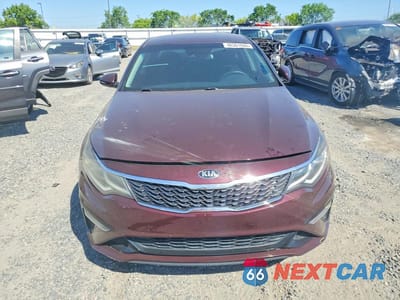 Piąte zdjęcie samochodu w środku: 2019 KIA OPTIMA LX VIN:5XXGT4L38KG361819 - miniatura