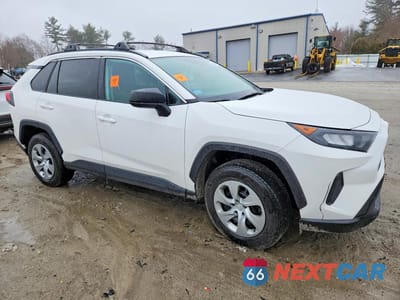 Czwarte zdjęcie samochodu z boku: 2021 TOYOTA RAV4 LE VIN:2T3F1RFV6MC253650 - miniatura