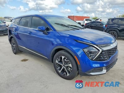 Czwarte zdjęcie samochodu z boku: 2025 KIA SPORTAGE EX VIN:5XYK33DFXSG250228 - miniatura