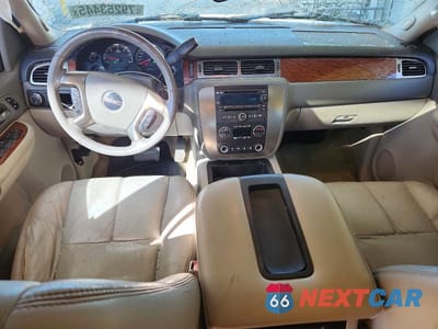 Zdjęcie 8 z 12 samochodu: 2007 GMC YUKON XL C1500 VIN:1GKFC160X7J270862 - miniatura