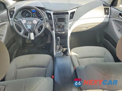 Zdjęcie 8 z 11 samochodu: 2015 HYUNDAI SONATA HYBRID BASE VIN:KMHEC4A4XFA125222 - miniatura