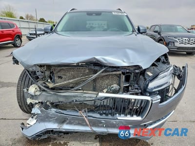 Piąte zdjęcie samochodu w środku: 2019 VOLVO XC90 T6 MOMENTUM VIN:YV4A22PK0K1491343 - miniatura