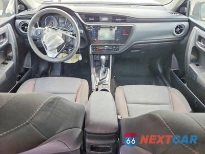 Zdjęcie 8 z 12 samochodu: 2018 TOYOTA COROLLA LE VIN:5YFBURHE8JP756250 - miniatura