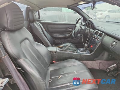 Zdjęcie 10 z 12 samochodu: 1999 MERCEDES-BENZ SLK-CLASS VIN:WDBKK47FXXF121936 - miniatura
