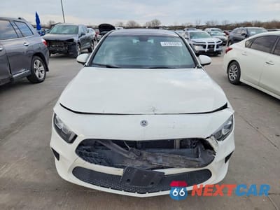 Piąte zdjęcie samochodu w środku: 2019 MERCEDES-BENZ A 220 VIN:WDD3G4EB2KW016961 - miniatura