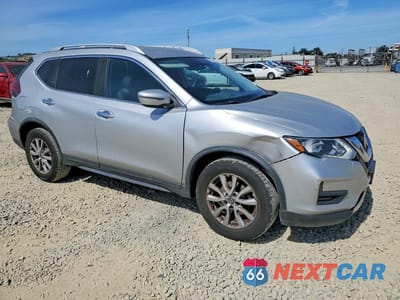 Czwarte zdjęcie samochodu z boku: 2019 NISSAN ROGUE SV VIN:KNMAT2MT6KP528714 - miniatura