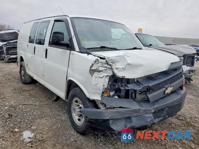 Czwarte zdjęcie samochodu z boku: 2015 CHEVROLET EXPRESS G2500 UTILITY / SERVICE VAN VIN:1GCWGFCF6F1215930 - miniatura