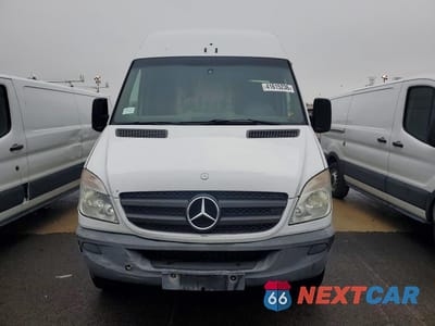 Piąte zdjęcie samochodu w środku: 2012 MERCEDES-BENZ SPRINTER 2500 VIN:WD3PE8CB3C5707736 - miniatura