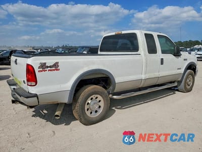 Czwarte zdjęcie samochodu z boku: 2005 FORD F250 SUPER DUTY VIN:1FTSX21PX5EB23245 - miniatura