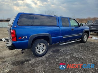 Trzecie zdjęcie samochodu z tyłu: 2004 CHEVROLET SILVERADO K1500 VIN:2GCEK19T241187464 - miniatura