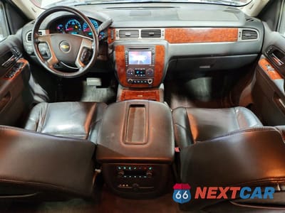 Zdjęcie 8 z 13 samochodu: 2012 CHEVROLET SUBURBAN K1500 LTZ VIN:1GNSKKE70CR193892 - miniatura