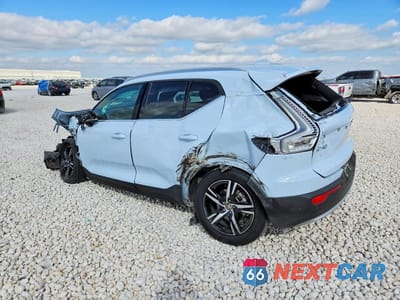 Drugie zdjęcie samochodu z przodu: 2024 VOLVO XC40 CORE VIN:YV4L12UK1R2356490 - miniatura