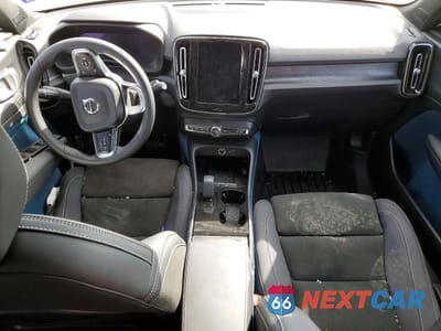 Zdjęcie 8 z 12 samochodu: 2023 VOLVO XC40 RECHARGE PLUS VIN:YV4ED3UL7P2020340 - miniatura
