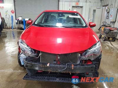 Piąte zdjęcie samochodu w środku: 2018 TOYOTA COROLLA LE VIN:2T1BURHE3JC038329 - miniatura