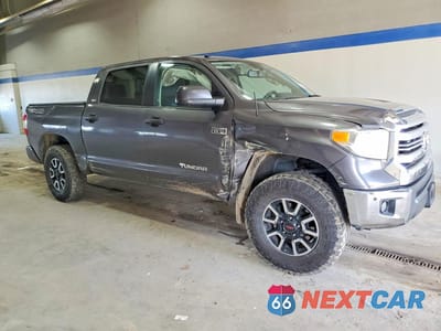 Czwarte zdjęcie samochodu z boku: 2016 TOYOTA TUNDRA SR5 VIN:5TFDY5F11GX506686 - miniatura