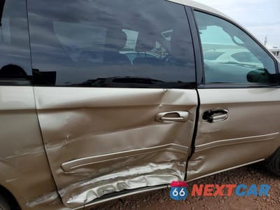 Zdjęcie 11 z 13 samochodu: 2005 DODGE GRAND CARAVAN SXT VIN:2D4GP44L95R275436 - miniatura