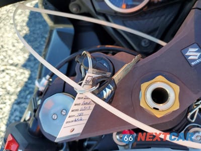Zdjęcie 8 z 9 samochodu: 2024 SUZUKI GSX-R750 VIN:JS1GR7MA0R7100081 - miniatura