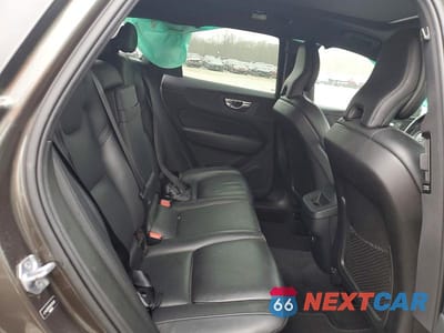 Zdjęcie 11 z 12 samochodu: 2019 VOLVO XC60 T6 MOMENTUM VIN:LYVA22RK0KB315496 - miniatura