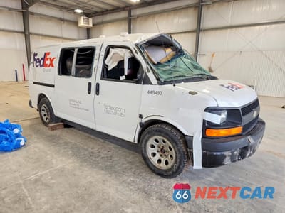 Czwarte zdjęcie samochodu z boku: 2010 CHEVROLET EXPRESS 1500 DELIVERY VAN VIN:1GCUHAD45A1167544 - miniatura