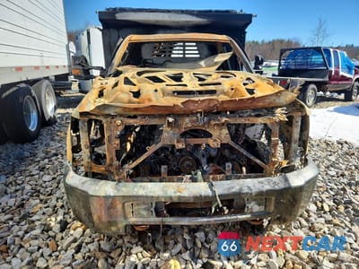 Piąte zdjęcie samochodu w środku: 2018 CHEVROLET SILVERADO DUMP TRUCK VIN:1GB3KYCY4JF182022 - miniatura