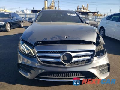 Piąte zdjęcie samochodu w środku: 2019 MERCEDES-BENZ E 300 VIN:WDDZF4JB9KA580462 - miniatura