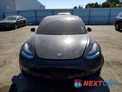 Piąte zdjęcie samochodu w środku: 2018 TESLA MODEL 3 VIN:5YJ3E1EA4JF165817 - miniatura