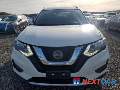 Piąte zdjęcie samochodu w środku: 2020 NISSAN ROGUE SV VIN:JN8AT2MT0LW041830 - miniatura