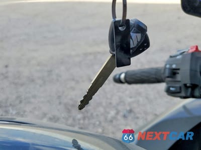 Zdjęcie 8 z 9 samochodu: 2025 SUZUKI GSX-R600 VIN:JS1GN7FA9S7100918 - miniatura