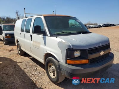 Czwarte zdjęcie samochodu z boku: 2009 CHEVROLET EXPRESS G2500 VIN:1GCGG25C691103004 - miniatura