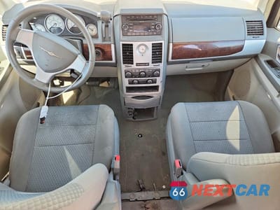 Zdjęcie 8 z 12 samochodu: 2010 CHRYSLER TOWN & COUNTRY TOURING VIN:2A4RR5D14AR412775 - miniatura