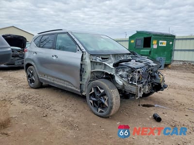 Czwarte zdjęcie samochodu z boku: 2024 KIA SELTOS EX VIN:KNDERCAA3R7652250 - miniatura