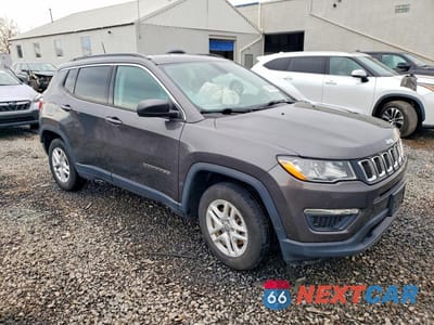 Czwarte zdjęcie samochodu z boku: 2020 JEEP COMPASS SPORT VIN:3C4NJCAB5LT133817 - miniatura