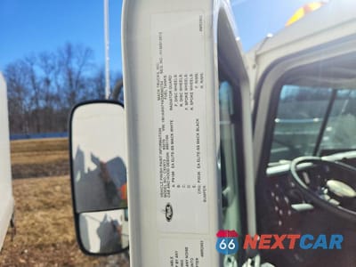 Zdjęcie 10 z 10 samochodu: 2016 MACK CXU613 SEMI TRUCK VIN:1M1AW07Y6GM060754 - miniatura