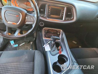 Zdjęcie 8 z 14 samochodu: 2016 DODGE CHALLENGER SXT VIN:2C3CDZAG5GH349506 - miniatura