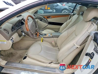 Zdjęcie 7 z 11 samochodu: 2007 MERCEDES-BENZ SL 550 VIN:WDBSK71FX7F129349 - miniatura
