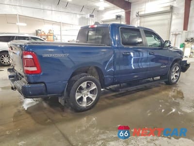 Trzecie zdjęcie samochodu z tyłu: 2023 RAM 1500 LARAMIE VIN:1C6SRFJT8PN587627 - miniatura