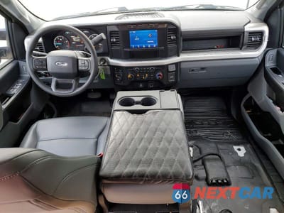 Zdjęcie 8 z 13 samochodu: 2024 FORD F350 SUPER DUTY TRUCK CAB AND CHASSIS VIN:1FT8W3DT3REE10699 - miniatura