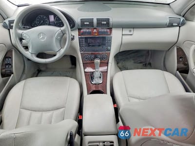Zdjęcie 8 z 11 samochodu: 2005 MERCEDES-BENZ C 240 4MATIC VIN:WDBRF81J85F638088 - miniatura
