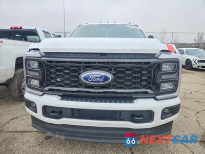 Piąte zdjęcie samochodu w środku: 2024 FORD F250 SUPER DUTY VIN:1FT8W2BT8REE65257 - miniatura