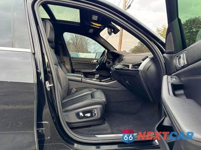 Piąte zdjęcie samochodu w środku: 2019 BMW X5 XDRIVE50I VIN:5UXJU2C51KLN65059 - miniatura