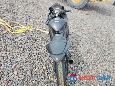 Zdjęcie 6 z 9 samochodu: 2022 YAMAHA YZFR3 A VIN:MH3RH18Y5NK008463 - miniatura