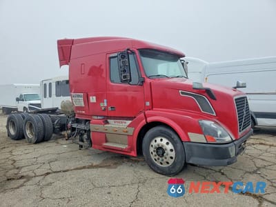 2013 VOLVO VNL SEMI TRUCK 4V4NC9KK3DN145143 - główne zdjęcie licytacji z USA - miniatura