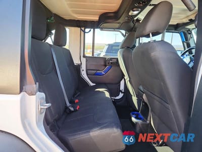 Zdjęcie 11 z 13 samochodu: 2016 JEEP WRANGLER UNLIMITED SPORT VIN:1C4BJWDG2GL209801 - miniatura