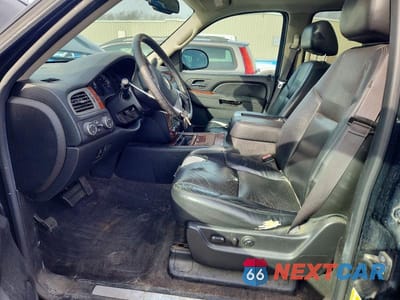 Zdjęcie 7 z 13 samochodu: 2014 CHEVROLET SUBURBAN K1500 LTZ VIN:1GNSKKE72ER142543 - miniatura