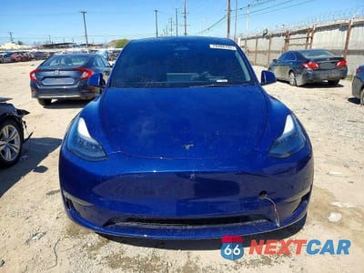 Piąte zdjęcie samochodu w środku: 2023 TESLA MODEL Y VIN:7SAYGDEE3PF810764 - miniatura